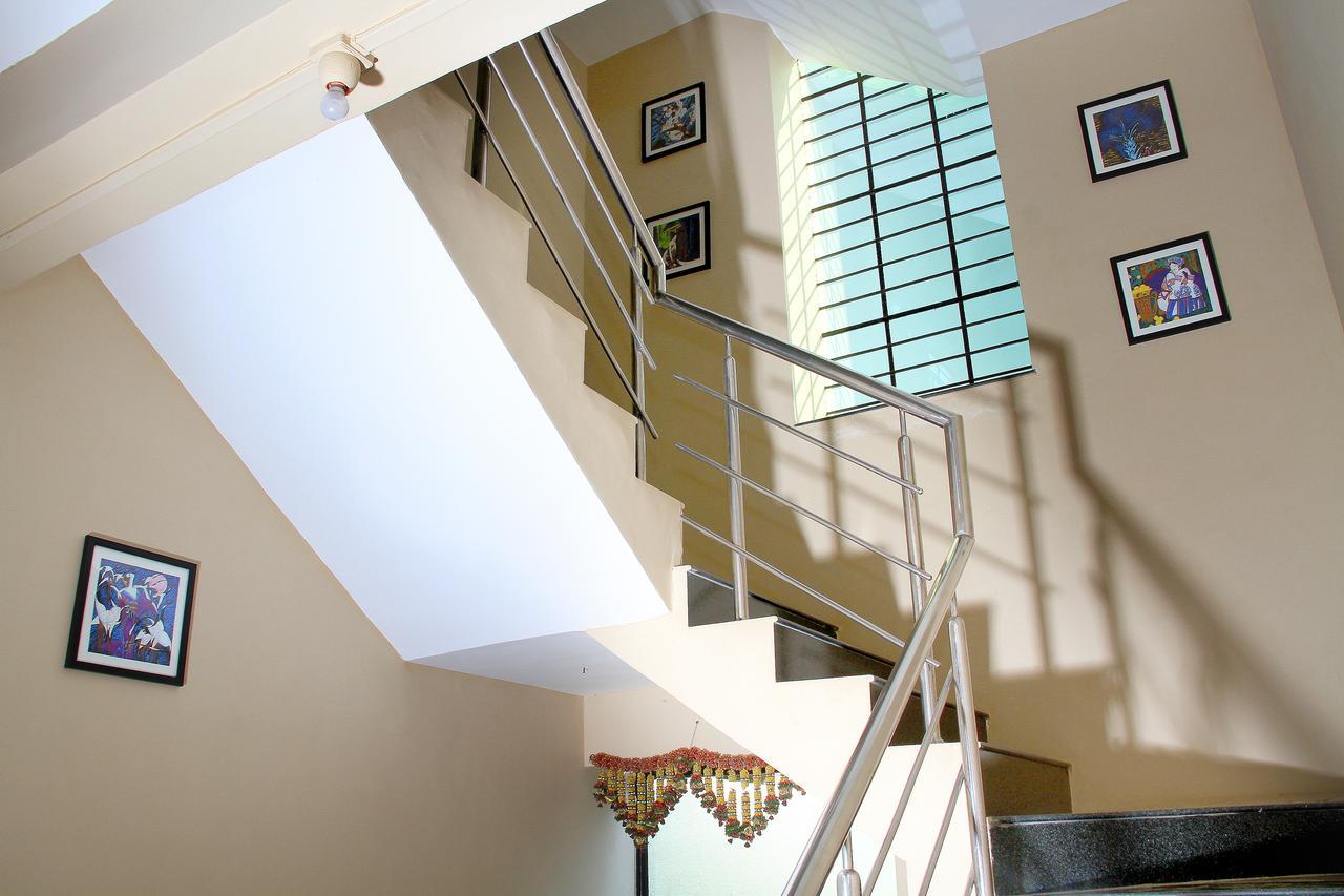 Yuvraj Lodge Osmanabad Kültér fotó