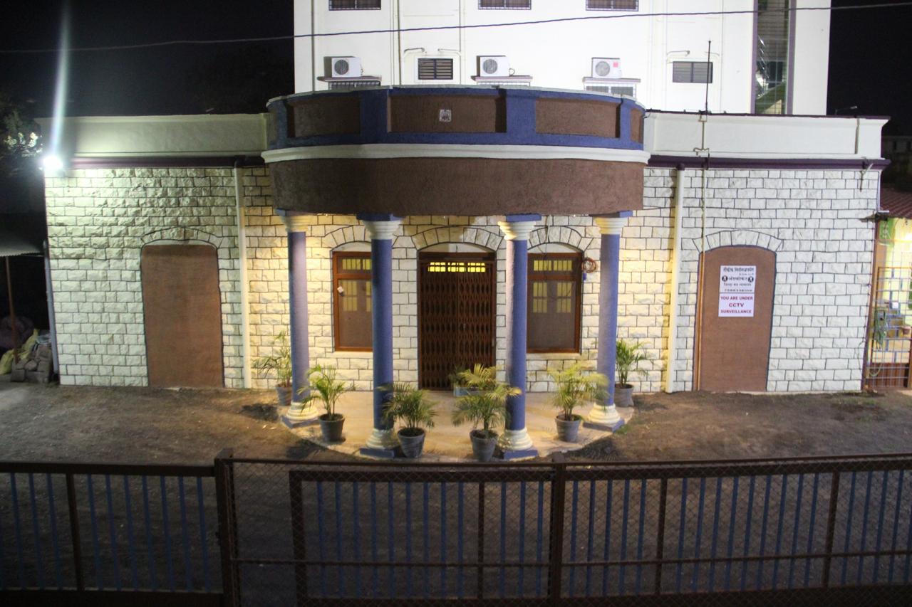 Yuvraj Lodge Osmanabad Kültér fotó