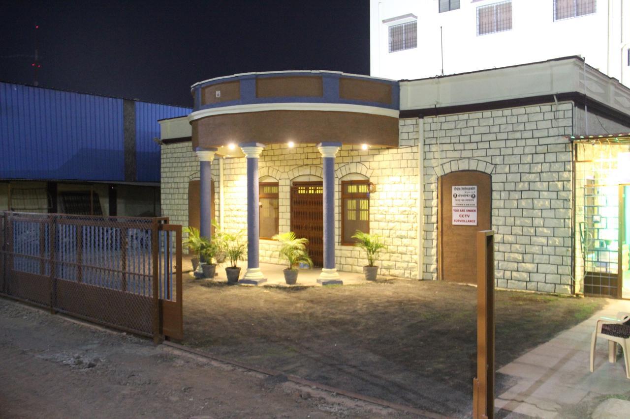 Yuvraj Lodge Osmanabad Kültér fotó