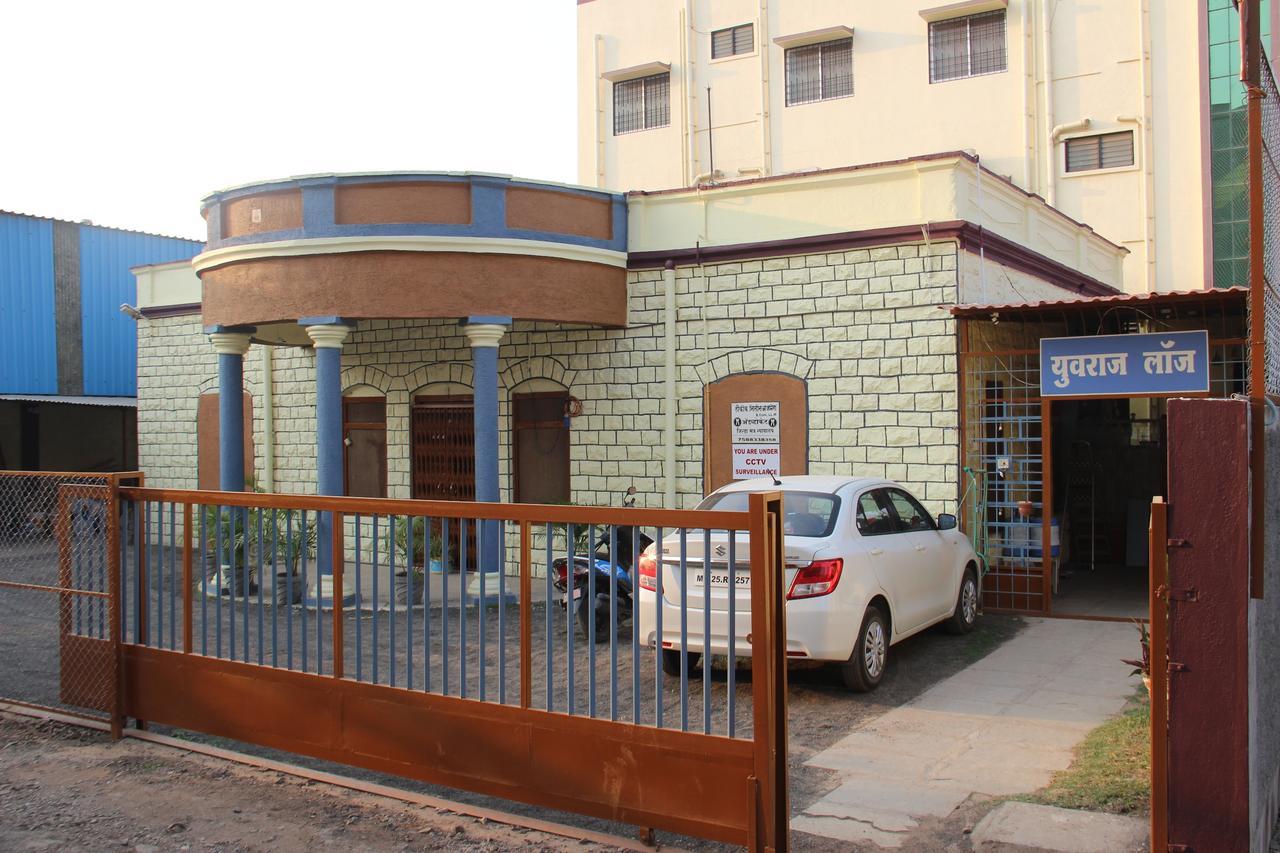 Yuvraj Lodge Osmanabad Kültér fotó