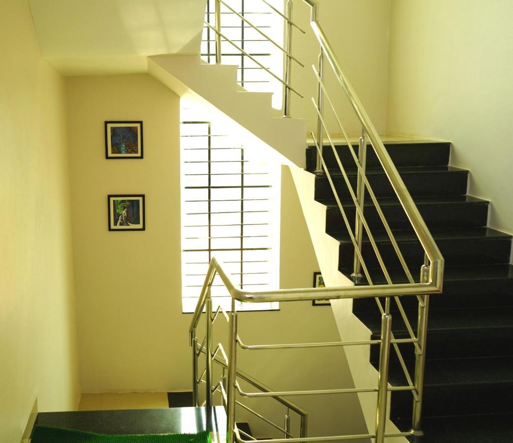 Yuvraj Lodge Osmanabad Kültér fotó